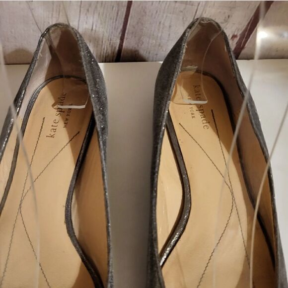 Kate Spade New York Silver Grey Metallic Leather Peep Toe Jewel Trim Flats 6M - Picture 4 of 7